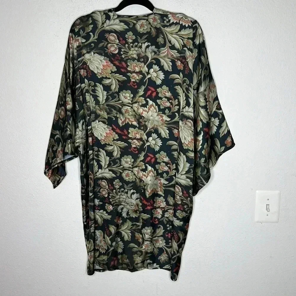 Costurero Real kimono Forest green and beautiful flowers - Picture 2 of 3